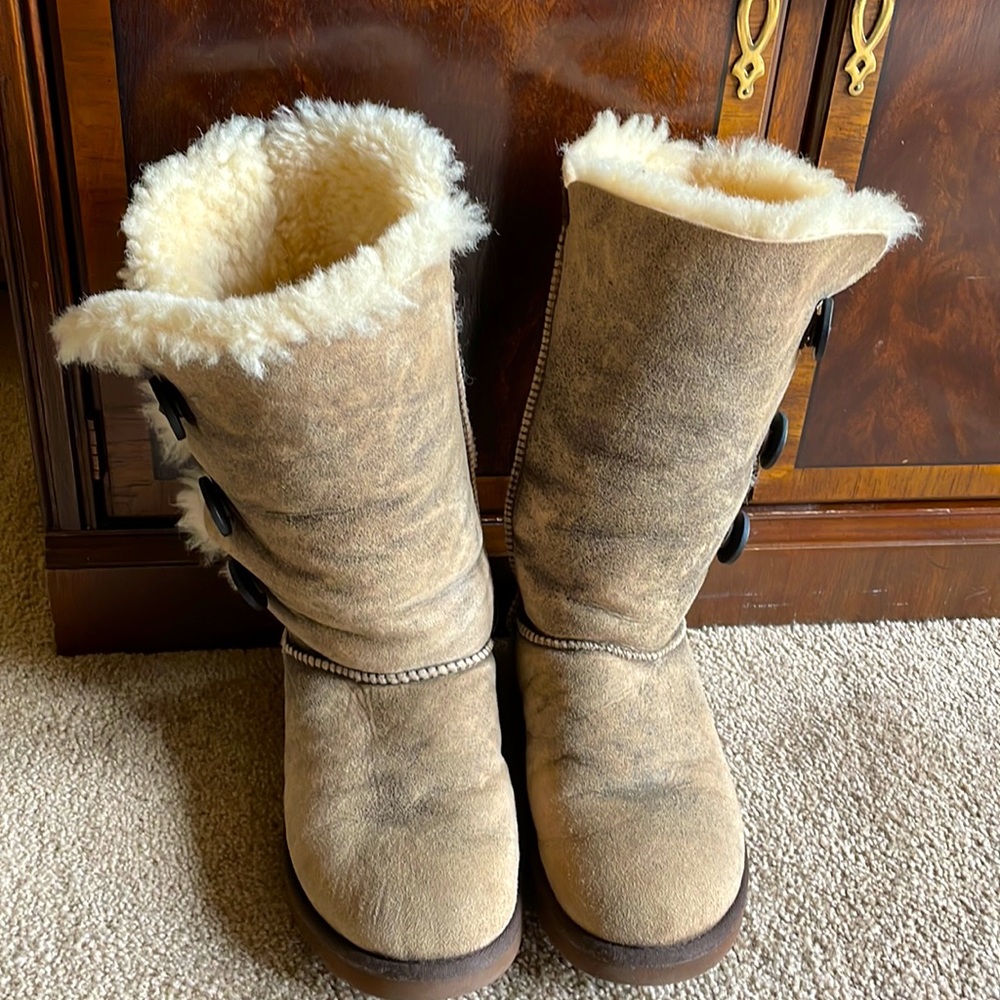 Ugg brown boots size 7